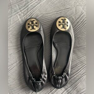 Tory Burch ballet flats with gold emblem